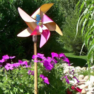 Jak zrobić wiatrak ogrodowy?